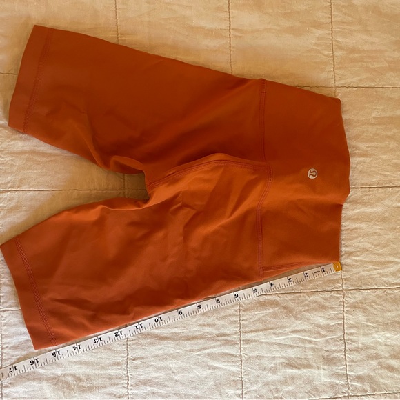New Without Tags LuluLemon Wunder Train High-Rise Short Size 2 - Picture 3 of 6